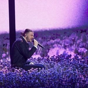 De son côté, Pierre Garnier avait remporté l’an passé le trophée de la Révélation masculine ainsi que celui de la Chanson de l’année, sans toutefois décrocher de nouvelle statuette cette année.

Pierre Garnier se produit lors de la 41e cérémonie des Victoires de la Musique à La Seine Musicale le 13 février 2026 à Boulogne-Billancourt, France. Photo de Franck Castel /ABACAPRESS.COM