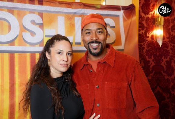 Charlotte Namura et son mari Jean-Luc Guizonne - Générale de presse de la troupe « Les Échos-Liés » (gagnants de l'émission « Un Incroyable Talent » sur M6) au Théâtre des Variétés à Paris le 5 février 2026. © Anne-Sophie Guebey / Bestimage
