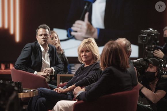 Exclusif - Marc Fauvelle, Maryse Gildas - Enregistrement de l'émission "On Est En Direct" (OEED), Spéciale 100 ans de la radio, présentée par L.Ruquier, diffusée sur France 2 le 8 mai
Soirée événement, L.Ruquier ouvre les portes de son club On est en direct aux plus grandes voix de la radio pour une émission spéciale !  © Jack Tribeca / Bestimage