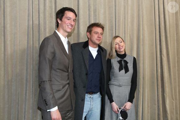 Alexandre Arnault et sa femme Géraldine Guyot Arnault, Jonathan Anderson (Dir. Artistique) et Guest posent à la suite du Défilé Christian Dior, Collection Haute Couture Printemps/Été 2026, dans le cadre de la Fashion Week de Paris, France, le 26 Janvier 2026.

© Bertrand Rindoff / Bestimage