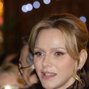 Le prince Albert II de Monaco, la princesse Charlene, leurs enfants, la princesse Gabriella et le prince héréditaire Jacques ont inauguré le marché de Noël sur le port Hercule à Monaco, le 5 décembre 2025. © Olivier Huitel / Pool Monaco / Bestimage