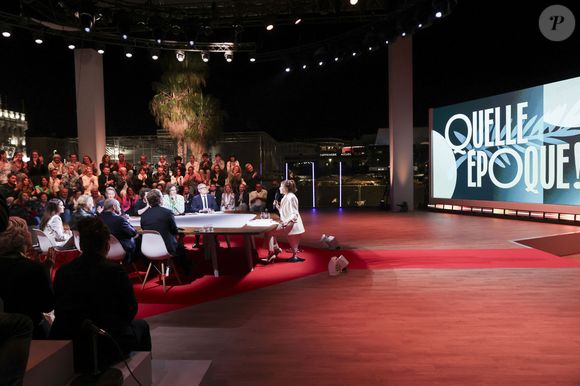 Et d'ajouter : "Il ne peut pas faire la leçon à tout le monde chaque semaine sur le plateau et être en faute".

Exclusif - Jean Imbert, Lea Salamé, Paul de Saint Sernin, Malou Khebizi, Agathe Riedinger, Christophe Dechavanne, Pierre Lescure, Charlotte Dhenaux, Pierre-Antoine Capton, Philippe Caverivière sur le plateau de l'émission "Quelle Epoque!" lors du 77ème Festival International du Film de Cannes le 18 mai 2024. © Jack Tribeca / Bestimage