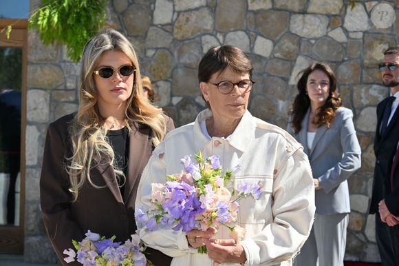 Leurs Altesses S.A.S. le Prince Albert II et la Princesse Charlène de Monaco, Leurs Altesses S.A.S. la Princesse Stéphanie de Monaco, Camille Gottlieb, Mélanie-Antoinette de Massy et Gareth Wittstock ont visité les nouveaux locaux de la SPA (Société pour la Protection des Animaux) monégasque, notamment plusieurs parcs pour chiens, dans la petite ville de Peille. Ils ont également inauguré une statue en hommage à la Princesse Antoinette, présidente de la SPA de Monaco lors de sa création en 1976. © Bruno Bebert/Bestimage
