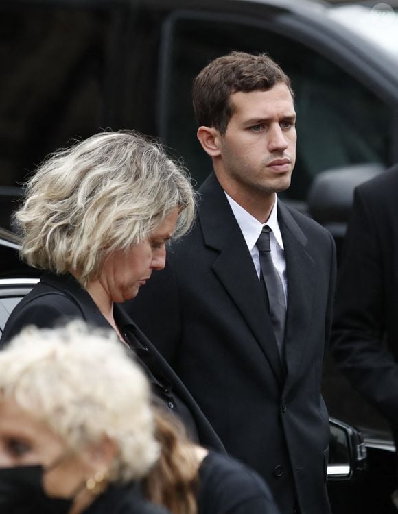 Luana Belmondo, Victor Belmondo - Obsèques de Jean-Paul Belmondo en en l'église Saint-Germain-des-Prés, à Paris le 10 septembre 2021.

© Cyril Moreau / Bestimage