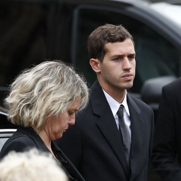 Luana Belmondo, Victor Belmondo - Obsèques de Jean-Paul Belmondo en en l'église Saint-Germain-des-Prés, à Paris le 10 septembre 2021.

© Cyril Moreau / Bestimage