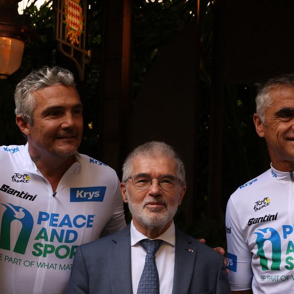 Richard Virenque, Patrice Cellario, Laurent Jalabert - Le Prince Albert II de Monaco a donné le départ de la parade "Roulons pour la Paix" lors de la 20ème étape de la 111ème édition du Tour de France regroupant 40 personnalités et athlètes venus parcourir les 34 km de la dernière étape du Tour de France entre Monaco et la ville de Nice. Dans un contexte de résurgence des conflits internationaux, cette initiative commune de Peace and Sport et du Tour de France représente une occasion unique de rappeler l’importance d’investir dans le sport comme outil pour développer l’inclusion, le vivre ensemble et la culture de paix. © Claudia Albuquerque/Bestimage