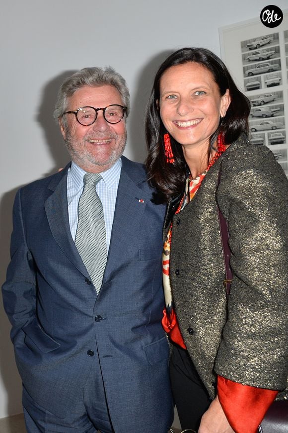 Alain-Dominique Perrin avec sa fille Bérangère lors du vernissage de l'exposition "Auto photo" à La Fondation Cartier à Paris, France, le 18 avril 2017. La Fondation accueille une grande exposition de photographies autour du thème de l'automobile, du 19 avril à octobre 2017. © Coadic Guirec/Bestimage