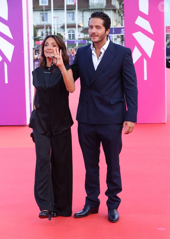 Florence Foresti et son compagnon Alexandre Kominek à la première du film "Nouvelle Vague" lors du 51éme Festival du Cinéma Américain de Deauville le 12 septembre 2025.

© Denis Guignebourg / Bestimage