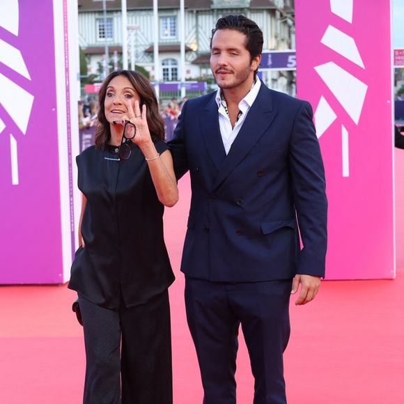 Florence Foresti et son compagnon Alexandre Kominek à la première du film "Nouvelle Vague" lors du 51éme Festival du Cinéma Américain de Deauville le 12 septembre 2025.

© Denis Guignebourg / Bestimage