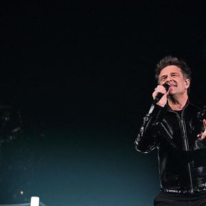 David Hallyday se produit au Dôme de Paris, France, le 18 mars 2025. Photo par Christophe Meng / ABACAPRESS.COM