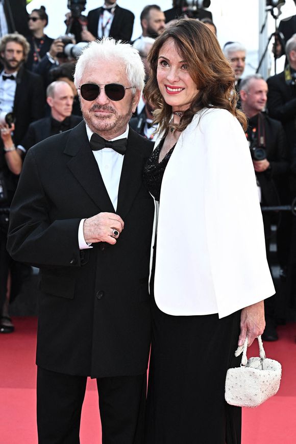 Marc Cerrone et Jill Cerrone assistent au tapis rouge de la cérémonie de clôture du 77e Festival de Cannes au Palais des Festivals le 25 mai 2024 à Cannes, France. Photo par David NIVIERE/ABACAPRESS.COM