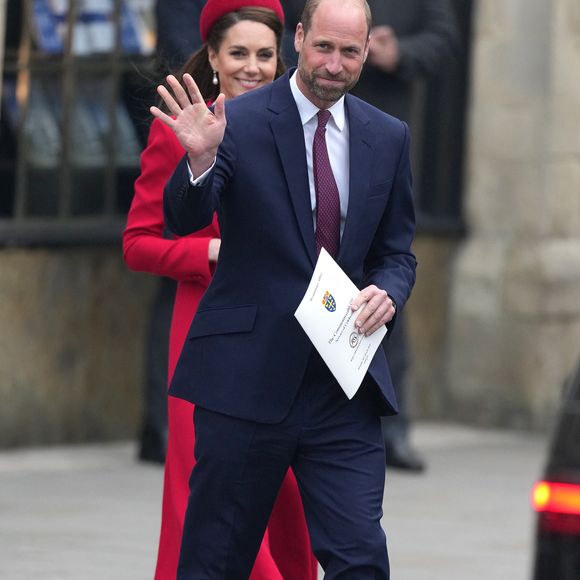 En 2005, dans une interview accordée aux médias lors d’un photocall à Klosters, William n'avait d'ailleurs pas caché son souhait de prendre son temps avant de s'engager. 

Le prince William, prince de Galles, et Catherine (Kate) Middleton, princesse de Galles - La famille royale d'Angleterre célèbre le 76ème Commonwealth Day à l'abbaye de Westminster à Londres le 10 mars 2025. Julien Burton / Bestimage