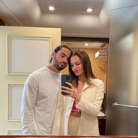 Le couple partage cinq ans de vie commune.
Thylane Blondeau et son fiancé Ben Attal sur Instagram.