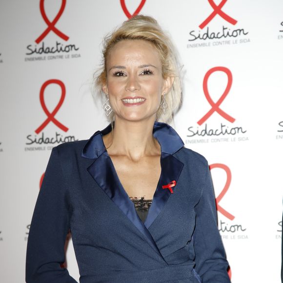 Ses quatre enfants sont au courant de cette histoire, abordée lors d’une discussion sur la vie amoureuse passée des parents.

Elodie Gossuin - Soirée de lancement du Sidaction 2019 à la salle Wagram à Paris, le 18 mars 2019. © Marc Ausset-Lacroix/Bestimage
