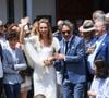 Dans cet écrin parisien prestigieux, l'épouse de Raphaël Lancrey-Javal profite d'un cadre enchanteur 

Mariage de Laura Smet et Raphaël Lancrey-Javal à l'église Notre-Dame des Flots au Cap-Ferret le jour de l'anniversaire de son père Johnny Hallyday le 15 juin 2019
©Agence / Bestimage