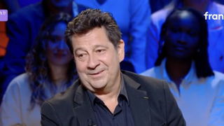 "Au début la relation n'était pas facile" : Laurent Gerra pas apprécié par une icône française, cette personnalité lui a fait savoir via Michel Drucker