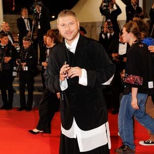 Mosimann - Montée des marches du film " Sanguine " lors du 79ème Festival International du Film de Cannes, le 14 mai 2026. © Jacovides-Moreau / Bestimage
|M - Montée des marches du film " Sanguine " lors du 79ème Festival International du Film de Cannes