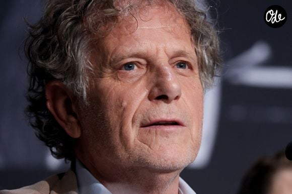 Charles Berling lors de la conférence de presse du film « La vie d’une femme » au 79e Festival de Cannes, le 14 mai 2026 à Cannes, en France. Photo de Jean-Marc Haedrich/Pool/ABACAPRESS.COM