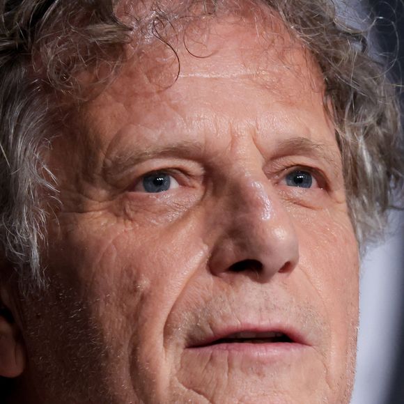 Charles Berling lors de la conférence de presse du film « La vie d’une femme » au 79e Festival de Cannes, le 14 mai 2026 à Cannes, en France. Photo de Jean-Marc Haedrich/Pool/ABACAPRESS.COM