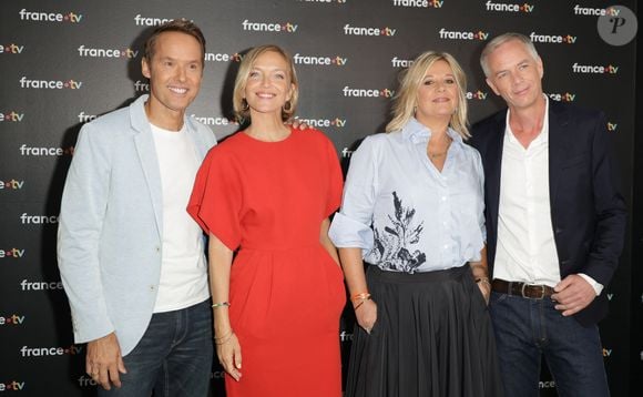 Rappelons que depuis septembre dernier, c'est Flavie Flament et Julien Arnaud qui ont pris les commandes de la matinale.

Cyril Féraud, Maya Lauqué, Flavie Flament et Julien Arnaud au photocall de la conférence de presse de rentrée de France Télévisions à Paris, France, le 4 septembre 2024. © Coadic Guirec/Bestimage