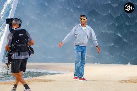 Le sable, lui aussi pointé du doigt, ne sera pas jeté. Selon LVMH, "le sable sera réutilisé à la Cité Internationale Universitaire pour créer des terrains de beach-volley, en accord avec la direction du site, qui a trouvé l'idée d'offrir de nouvelles installations aux résidents intéressante."

Le créateur de mode Pharrell Williams - Défilé de mode Louis Vuitton Prêt à Porter Collection Homme Printemps/Été 2027 lors de la Fashion Week de Paris, à la Cité Internationale Universitaire de Paris, France, le 23 juin 2026. © Bestimage