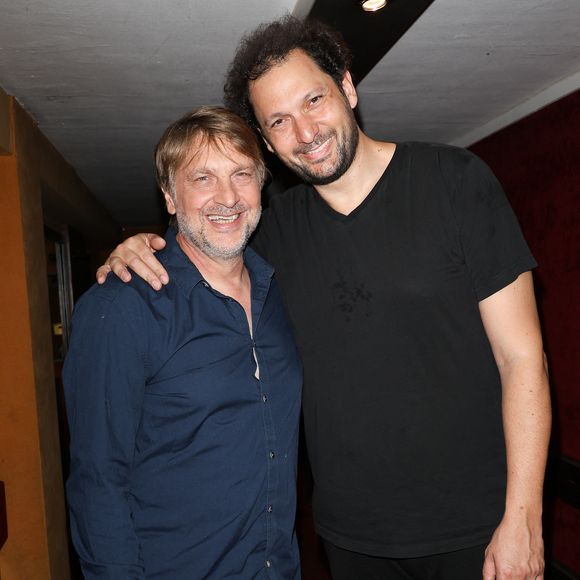 Exclusif - Didier Gustin et Eric Antoine - Backstage du concert "En cœur pour l'Ukraine" au Casino de Paris le 18 juin 2023. De l’humour et des chansons, de la magie, des textes, des cartes blanches encore… À l’appel de Marc Jolivet, une quarantaine d’artistes donnent rendez-vous au public ce dimanche 18 juin au Casino de Paris pour une soirée en soutien au pays de Volodymyr Zelensky via l’association Doc 4 Ukraine. © Coadic Guirec/Bestimage