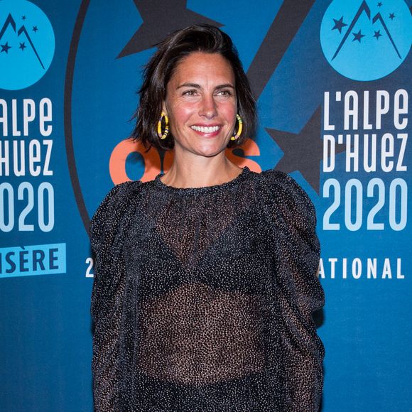 Avec sa famille recomposée, elle a aussi mis en place des vacances sans téléphone portable.

Alessandra Sublet en photocall lors du 23ème festival international du film de comédie de l'Alpe d'Huez, le 18 janvier 2020.
© Cyril Moreau/Bestimage