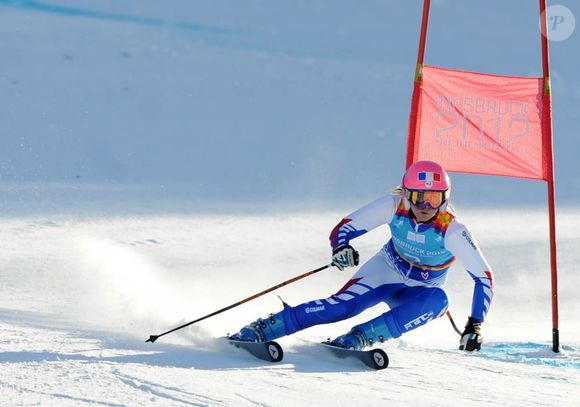 Il s'apprête désormais à suivre les épreuves de slalom de sa fille Estelle, qui concourt sous le drapeau suédois.


Estelle Alphand a décroché l'argent dans le slalom géant aux Jeux Olympiques d'Hiver  de la Jeunesse d'Innsbruck, le 18 janvier 2012. Sa quatrième médaille en quatre jours.
Abaca