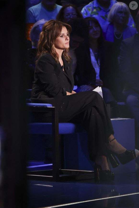 Exclusif - Faustine Bollaert, lors de l'enregistrement de l'émission "La Boîte à secrets", présentée par F.Bollaert et diffusée le 10 octobre 2025 sur France 3, dans les studios du Lendit à Saint-Denis, Seine Saint-Denis, France, le 22 septembre 2025. © Jack Tribeca/Bestimage