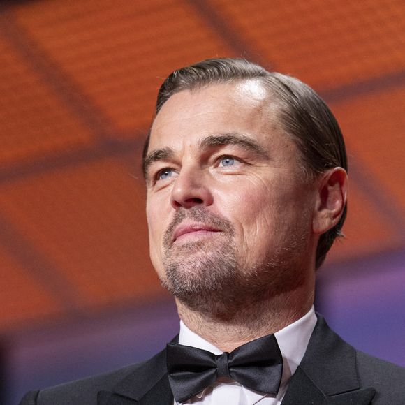 L'acteur hollywoodien a ainsi posé un regard touchant sur sa compagne âgée de 26 ans.

Leonardo DiCaprio - Les célébrités lors de la cérémonie d'ouverture du 78ème Festival International du Film de Cannes, le 13 mai 2025.

© Borde / Jacovides  / Moreau / Bestimage