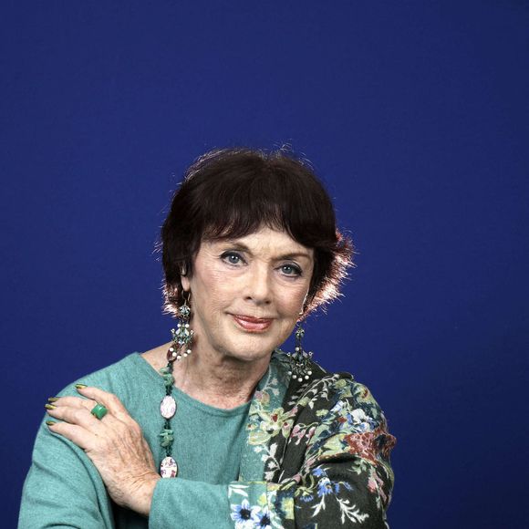 Anny Duperey pose pour des photos le 25 mars 2022 à Paris, France. Photo by Vim/ABACAPRESS.COM