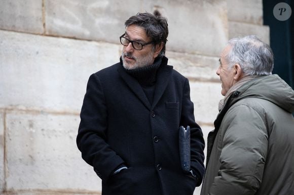 Yvan Attal lors de la cérémonie d'enterrement de l'acteur franco-danois Niels Arestrup devant l'église Saint-Roch à Paris, le 10 décembre 2024. Niels Arestrup, décédé le 1er décembre 2024 à l'âge de 75 ans, était un pilier du théâtre et du cinéma français depuis les années 1970, mais son profil a été rehaussé au niveau international au cours de la première décennie de ce siècle par deux films réalisés par Jacques Audiard. Photo par Nasser Berzane/ABACAPRESS.COM