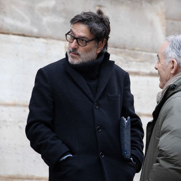 Yvan Attal lors de la cérémonie d'enterrement de l'acteur franco-danois Niels Arestrup devant l'église Saint-Roch à Paris, le 10 décembre 2024. Niels Arestrup, décédé le 1er décembre 2024 à l'âge de 75 ans, était un pilier du théâtre et du cinéma français depuis les années 1970, mais son profil a été rehaussé au niveau international au cours de la première décennie de ce siècle par deux films réalisés par Jacques Audiard. Photo par Nasser Berzane/ABACAPRESS.COM