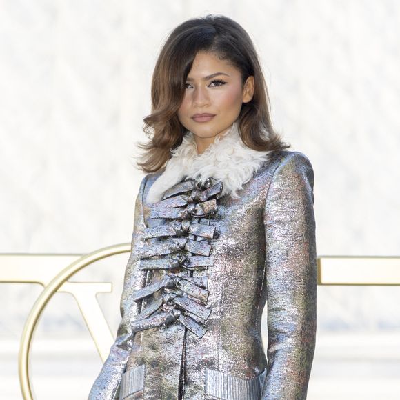 Zendaya au photocall du Défilé de mode Vuitton  Collection Printemps-Été 2026 dans le cadre de la Fashion Week de Paris (PFW) dans la Cour Carrée du Louvre, à Paris, France, le 30 septembre 2025. © Olivier Borde/Bestimage