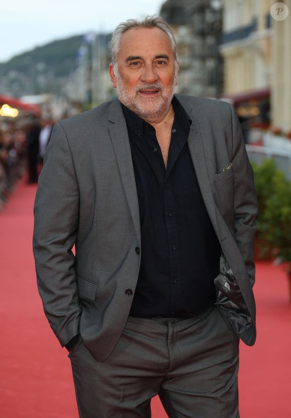 Antoine Duléry sur le tapis rouge de la cérémonie de clôture du 38ème festival du film de Cabourg, France, le 15 juin 2024. Les Journées romantiques du 38ème Festival du film de Cabourg (Calvados) auront lieu du 12 au 16 juin. © Coadic Guirec/Bestimage