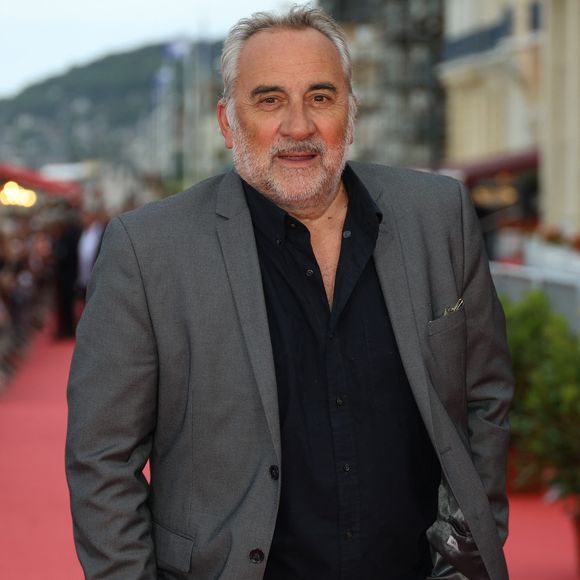 Antoine Duléry sur le tapis rouge de la cérémonie de clôture du 38ème festival du film de Cabourg, France, le 15 juin 2024. Les Journées romantiques du 38ème Festival du film de Cabourg (Calvados) auront lieu du 12 au 16 juin. © Coadic Guirec/Bestimage