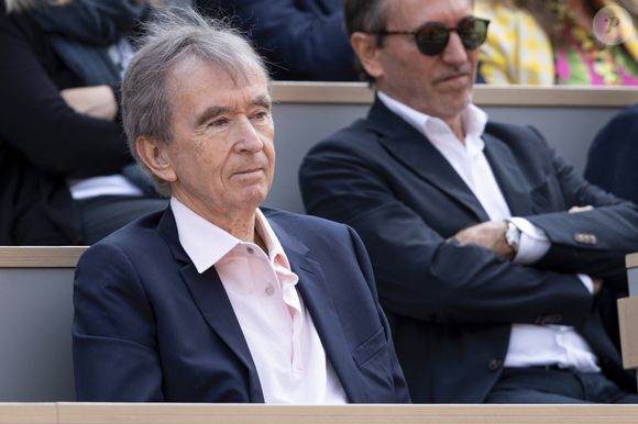 Bernard Arnault en tribunes lors de la finale messieurs des Internationaux de France de Tennis de Roland Garros 2025 (jour 15), à Paris, France, le 8 juin 2025. © Cyril Moreau/Bestimage
