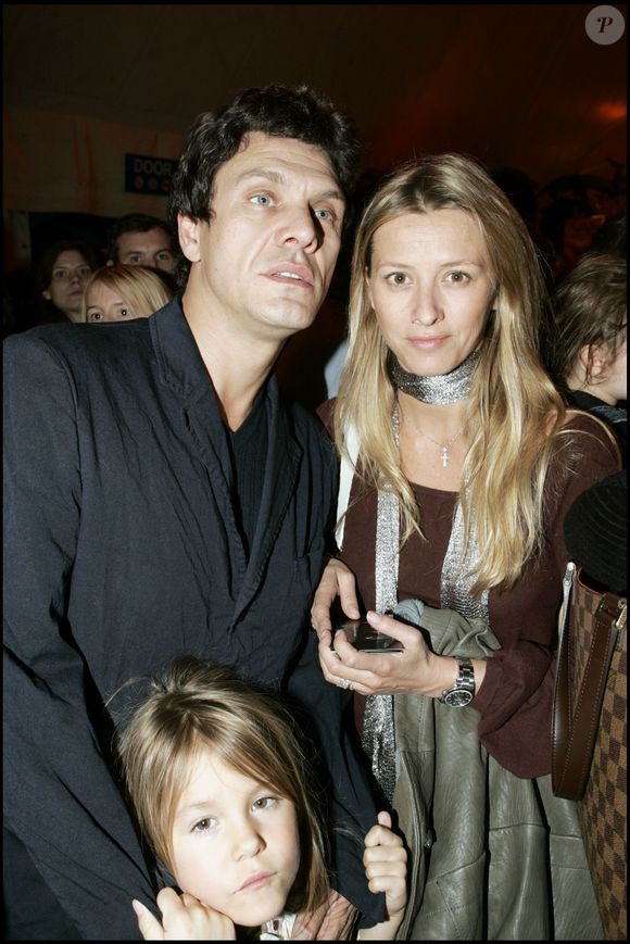 Marc Lavoine, Sarah Poniatowski et leur fille Yasmine au cirque du soleil.

Photo : Rindoff-Bahi / Bestimage