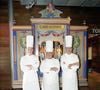L’auberge conserve ses deux étoiles au Guide Michelin.

Archives - Paul Bocuse et son équipe dans une de ses brasseries a Lyon. le 2 décembre 2007.  © JEAN-CLAUDE WOESTELANDT / BESTIMAGE