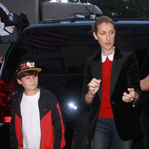 Céline Dion quittant son hôtel avec ses fils René (10 ans) et les jumeaux Eddy et Nelson à Manhattan, New York City, NY, USA, 16 septembre 2011. Photo de Luis Guerra/Ramey Agency/ABACAPRESS.COM