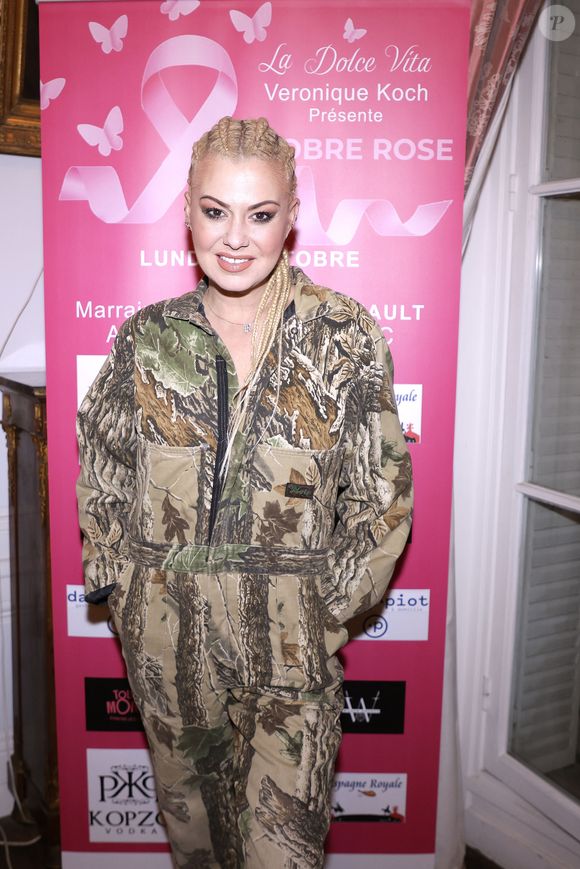 Katrina Patchett lors de la soirée "Octobre Rose" à l'Hôtel Kergorlay Langsdorff au profit de l'association "Tout le monde contre le cancer" à Paris le 14 octobre 2024.

© Cédric Perrin / Bestimage