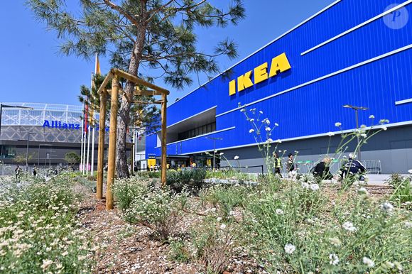 On apprend dans cet article de "L'Express" que 84% des salariés jugent leur poste stimulant et 89% lui donnent du sens.

Ouverture du nouveau magasin IKEA à Nice, le 11 mai 2022, le 36ème en France, dans l'eco-quartier Nice St Isidore, tout proche du stade Allianz Rivera. Cet ensemble composé de 5200 m2 de surface végétale sur le toit, pour lutter contre les îlots de chaleur, permet également une auto production d'énergies renouvelables grâce à ses 3200 panneaux photovoltaïques. La surface de vente se situe sur deux étages en plus du parking souterrain, 24.000 m2 de surface commerciale. © Bruno Bebert / Bestimage