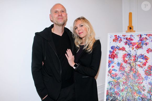 Laurence Auzière et son compagnon Matthieu Gasser lors de la soirée de vernissage de l'exposition du duo d'artistes Matthieu Gasser et Laurence Auzière (Edition Florentin) à la boutique Steinway & Sons à Paris le 25 novembre 2024.

© Philippe Baldini / Bestimage