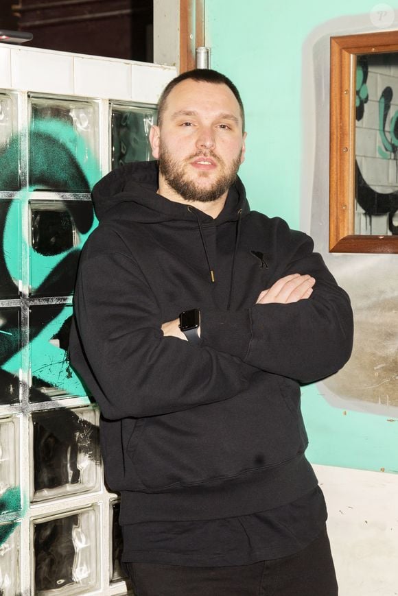 Exclusif - Rendez-vous avec Kevin Debonne (Mari d'I. Reg et Co-auteur de ses textes) au Paname Art Café à Paris le 3 février 2020. © Jack Tribeca/Bestimage