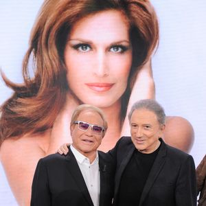 Orlando et Michel Drucker à l'enregistrement de l'émission Vivement dimanche en hommage à la chanteuse Dalida au studio Rive gauche, Paris, le 10 novembre 2024. Crédit Guillaume Gaffiot / Bestimage