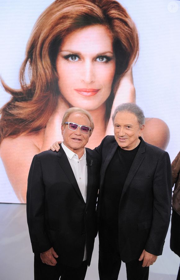 Orlando et Michel Drucker à l'enregistrement de l'émission Vivement dimanche en hommage à la chanteuse Dalida au studio Rive gauche, Paris, le 10 novembre 2024. Crédit Guillaume Gaffiot / Bestimage