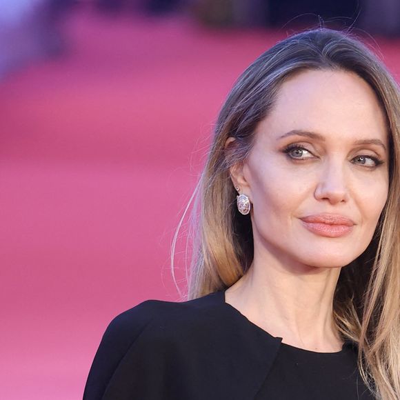 Angelina Jolie sur le tapis rouge "Couture", lors du Festival du film de Rome, à Rome en Italie, le 18 octobre 2025. Photo par Stefano Colarieti/LaPresse/Abaca
