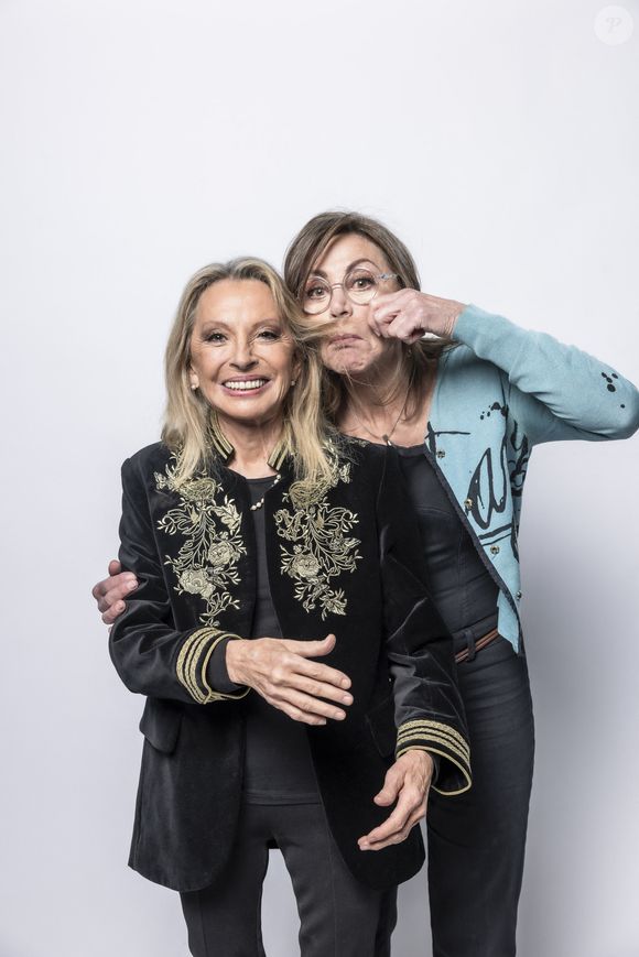 Après la fin du groupe, Véronique a poursuivi une grande carrière musicale tandis que Violaine a changé de voie pour le sport moto puis la publicité.

Exclusif -  Studio - Véronique Sanson et sa soeur Violaine Sanson - Enregistrement de l'émission "La chanson secrète", présentée par N.Aliagas et diffusée le 1er décembre sur TF1
© Guillaume Gaffiot-Cyril Moreau / Bestimage