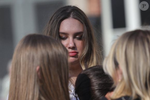 Milla Savarese, la fille unique d'E.Dequenne - 300 personnes réunies pour rendre hommage à Emilie Dequenne dans sa ville de Chièvres (Belgique), le 9 avril 2025. © Photonews / Bestimage