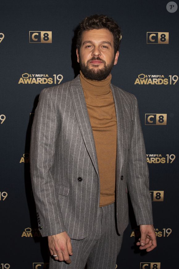 Claudio Capéo au photocall de la 1ère édition des "Olympia Awards", cérémonie récompensant des artistes de la musique et de l'humour, présentée par A. de Caunes à l'Olympia. Paris, le 11 décembre 2019.
© Tribeca-Gorassini/Bestimage